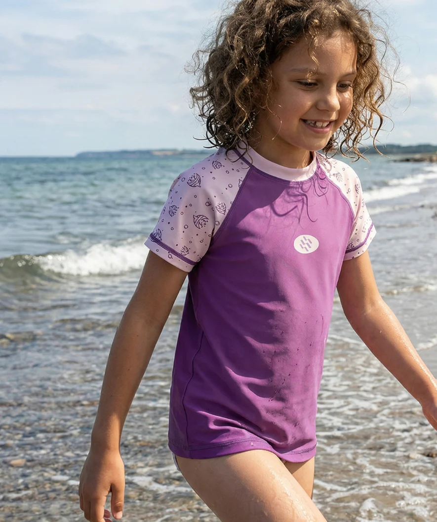 Watery koszulka UV dla dzieci - Brandman Rashguard z krótkimi rękawami - Różowo/fioletowa - Image 4