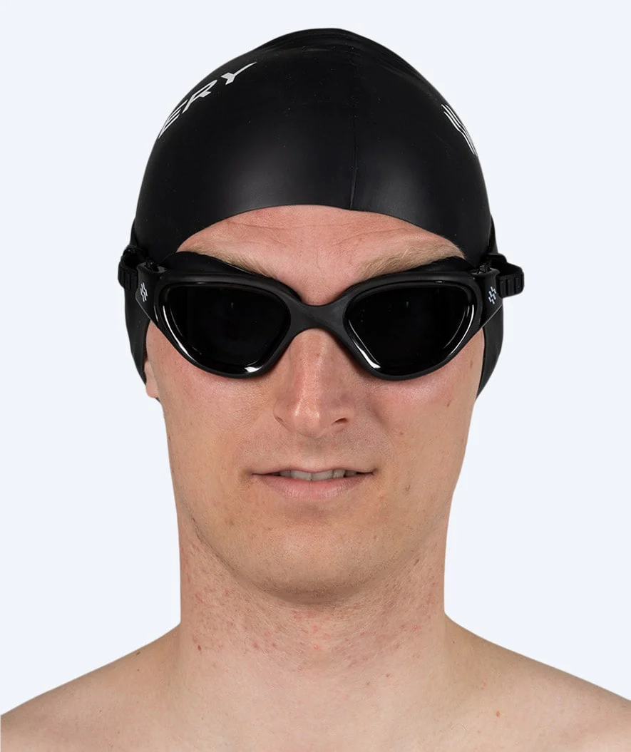 Watery okulary do pływania treningowe - Raven Active - Czarny (przydymione soczewki) - Image 14