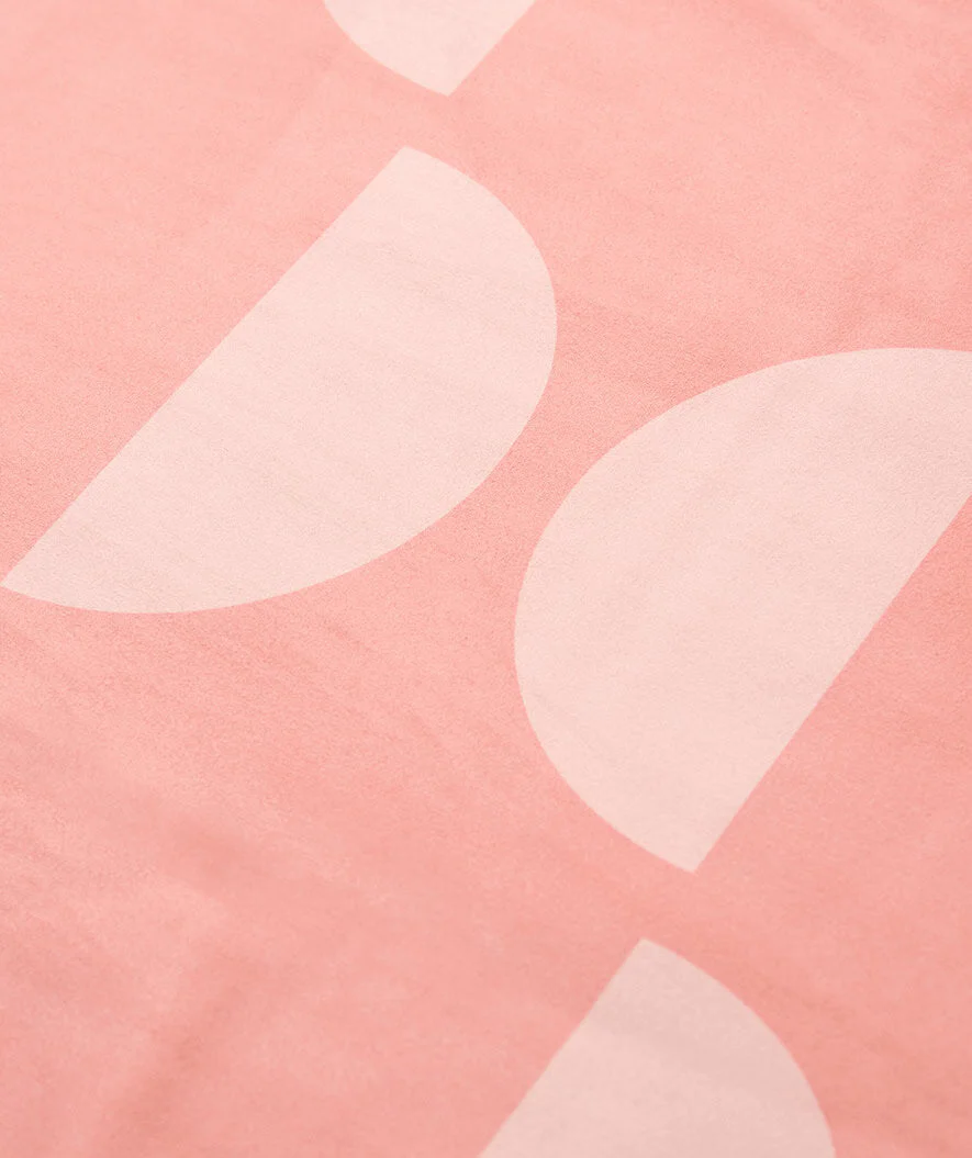Watery ręcznik z mikrofibry (175 x 110 cm) - Rafferty - Blurish Pink - Image 6